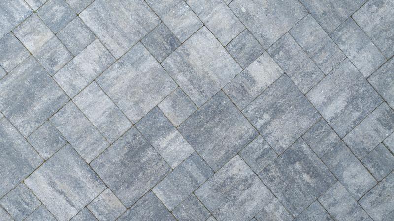 Quel carrelage extérieur choisir pour résister aux intempéries ?
