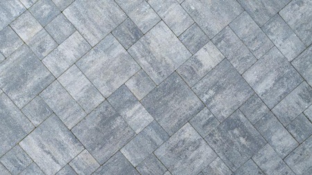 Quel carrelage extérieur choisir pour résister aux intempéries ?